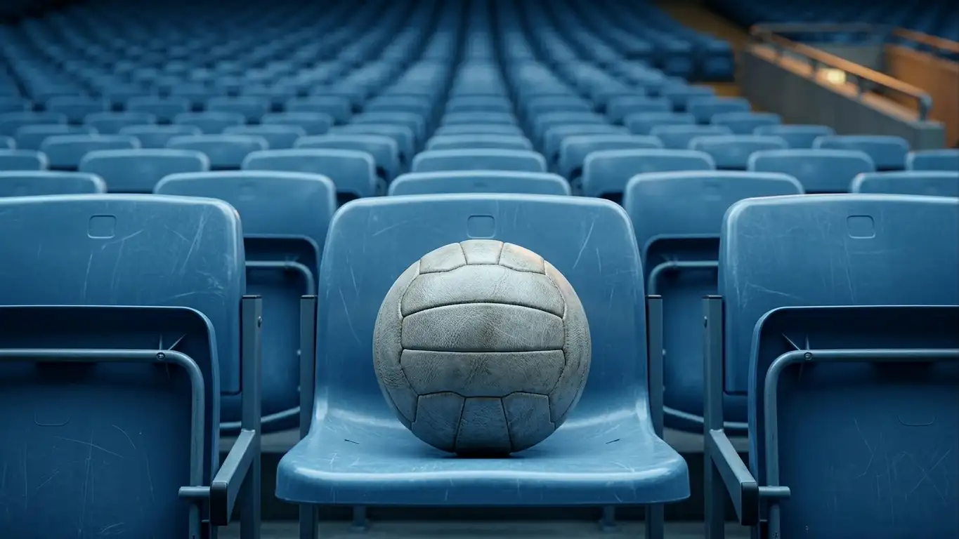 Fotorealistische Nahaufnahme eines einzelnen Fussballs auf einem leeren Stadionsitz in kühlem Analyselicht, im Hintergrund unscharf endlose leere Sitzreihen, nüchterne, datenorientierte Bildstimmung